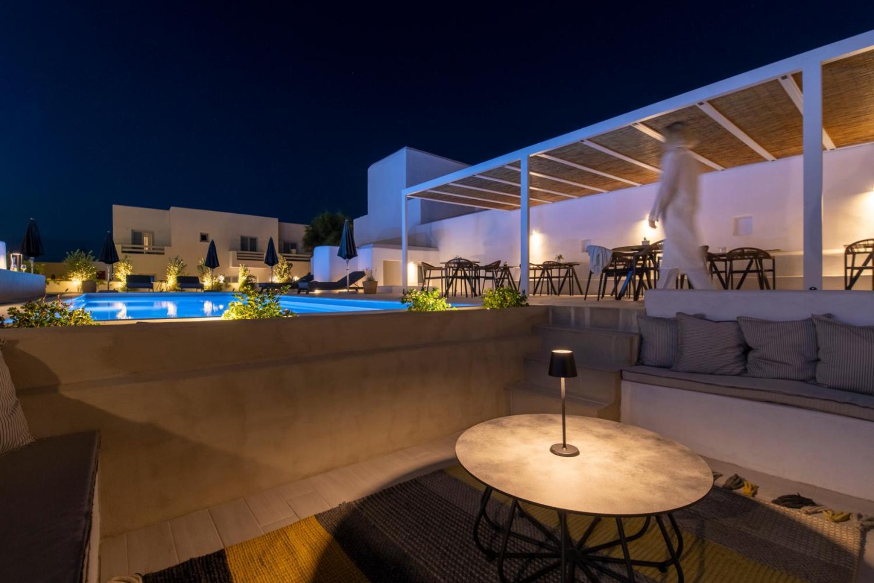 Quartano Suites By Heliessa, Adults Only Науса Екстериор снимка