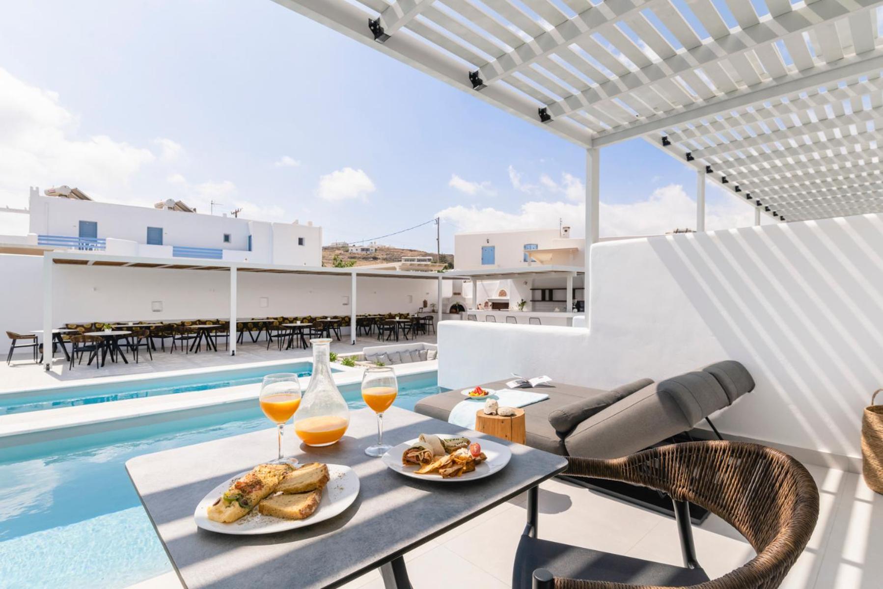 Quartano Suites By Heliessa, Adults Only Науса Екстериор снимка