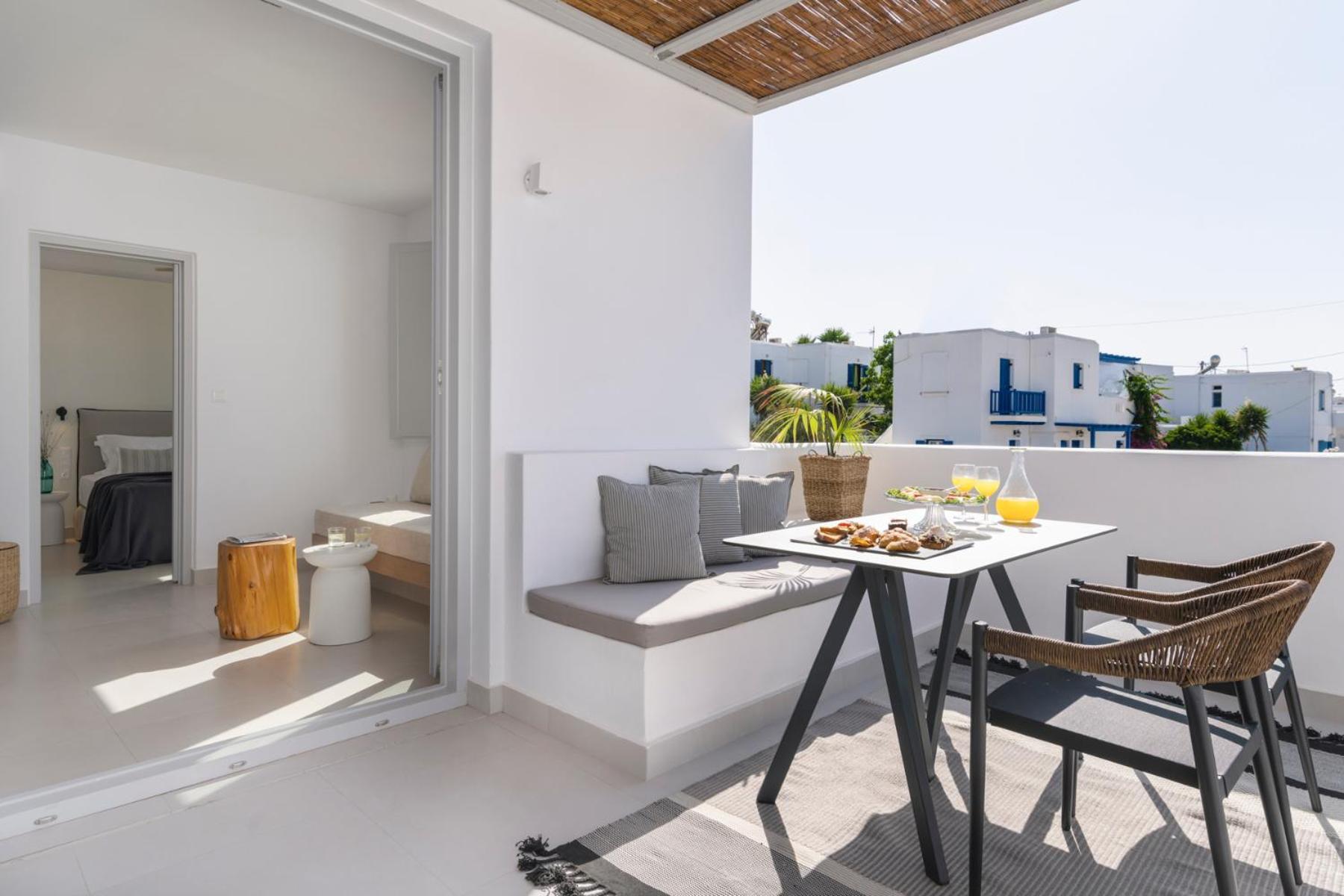 Quartano Suites By Heliessa, Adults Only Науса Екстериор снимка