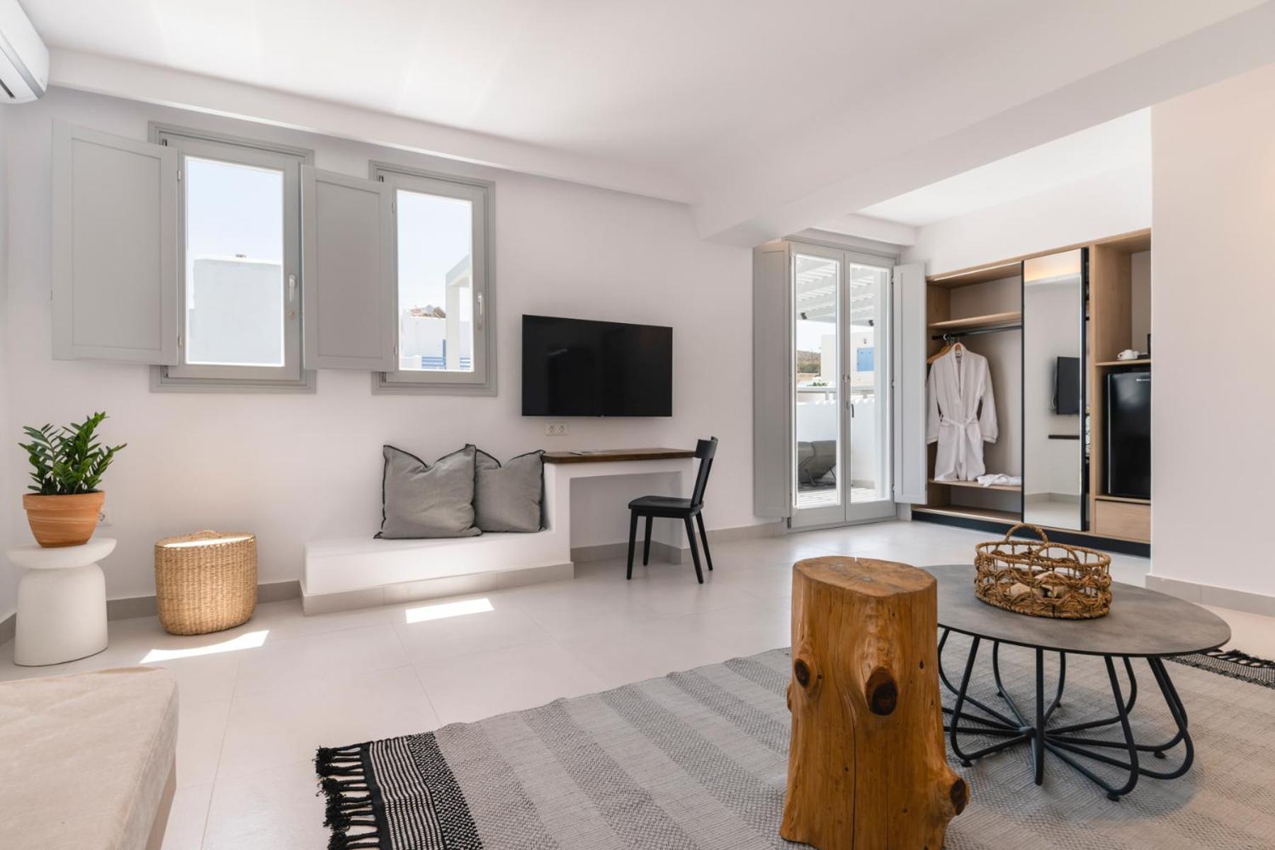 Quartano Suites By Heliessa, Adults Only Науса Екстериор снимка