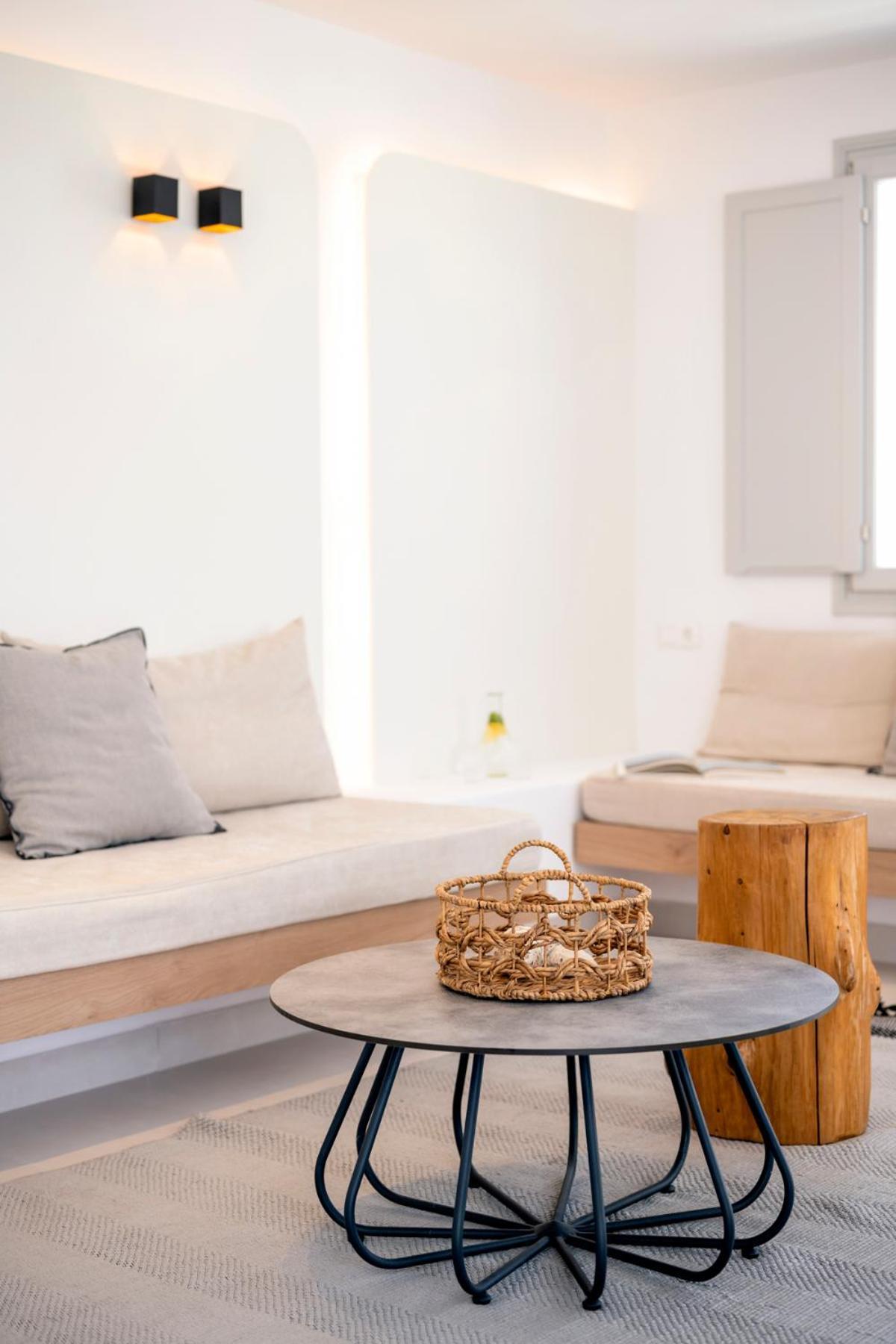 Quartano Suites By Heliessa, Adults Only Науса Екстериор снимка