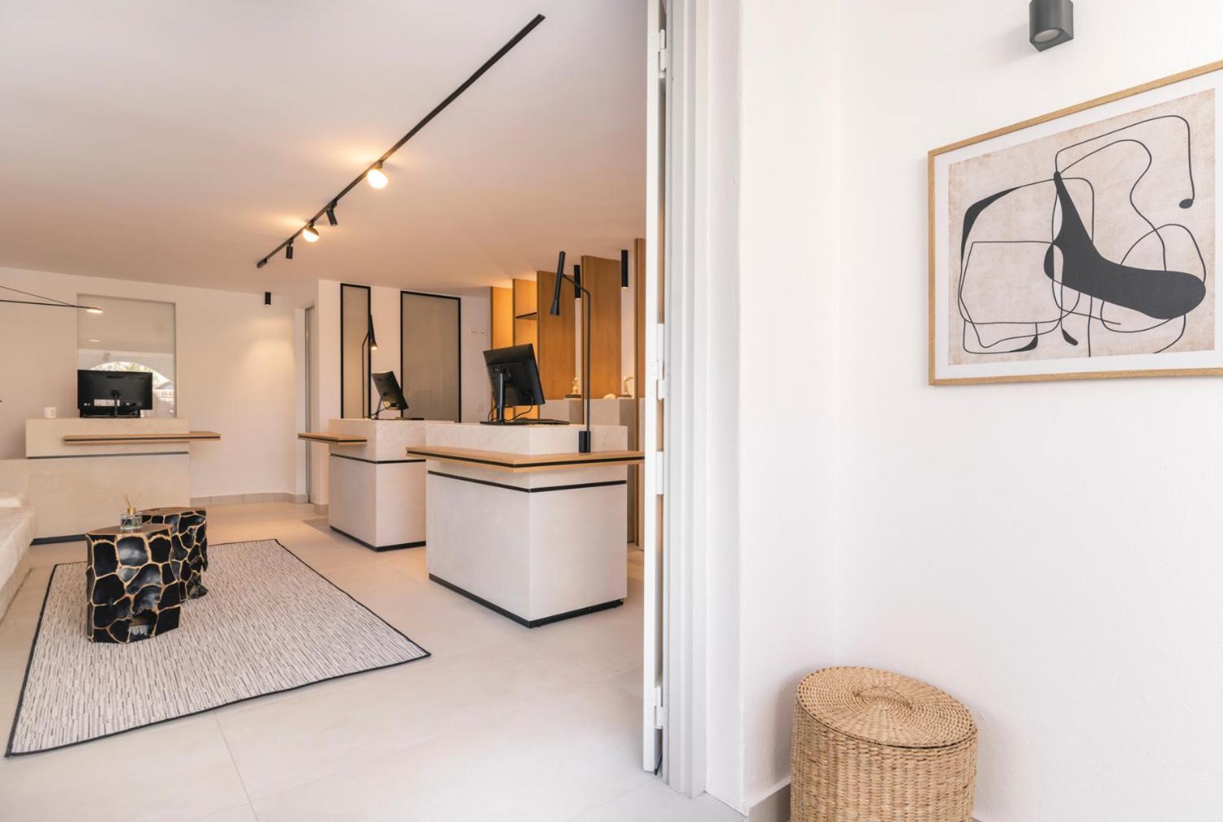 Quartano Suites By Heliessa, Adults Only Науса Екстериор снимка