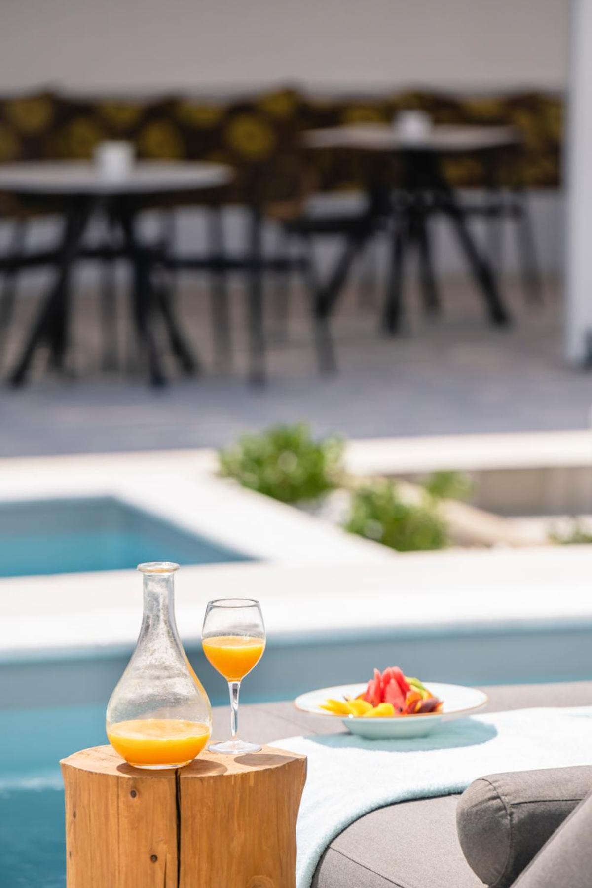 Quartano Suites By Heliessa, Adults Only Науса Екстериор снимка