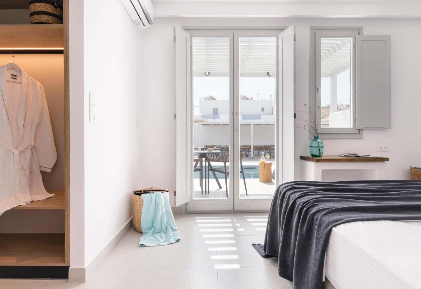 Quartano Suites By Heliessa, Adults Only Науса Екстериор снимка